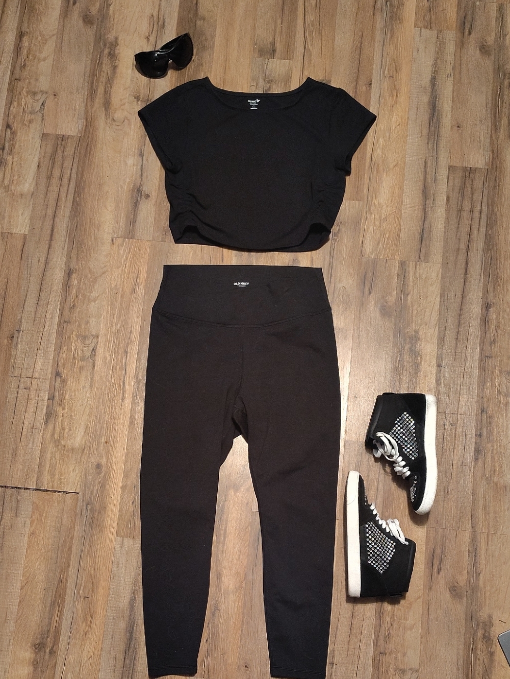 Old Navy Black Active Crop Top